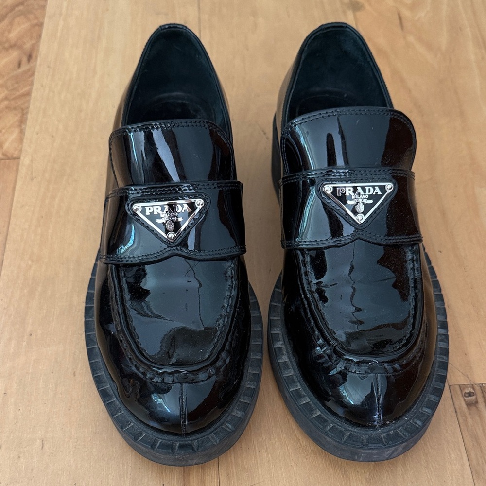 PRADA Logo patent leather loafers, size 40 (39.5US)